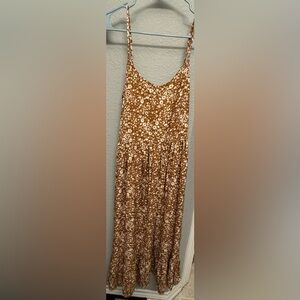 Elegant Floral Brown Maxi Dress size medium never worn